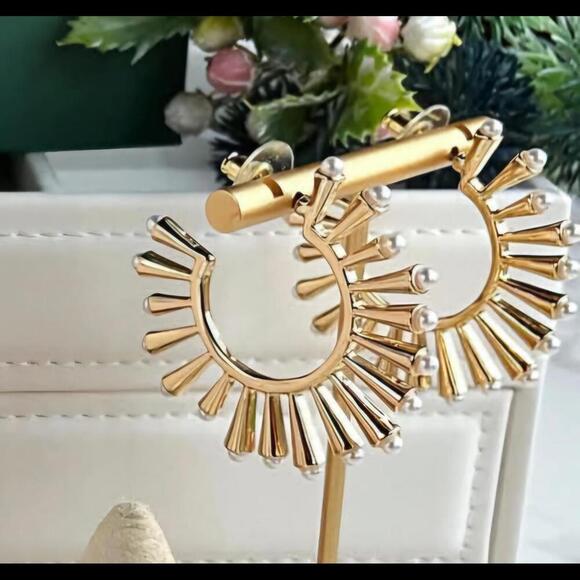 Nash Earrings Sparkle Box Exclusive - Picture 7 of 10